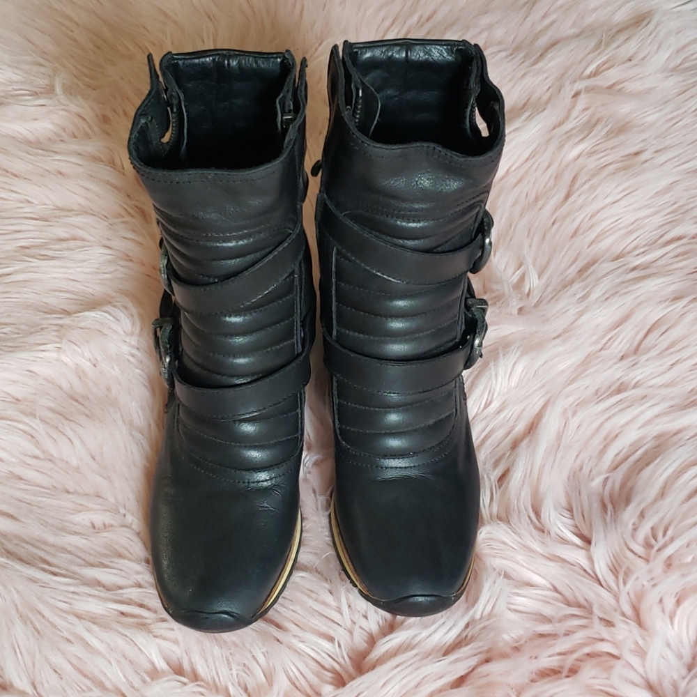 Elena Lachi boots